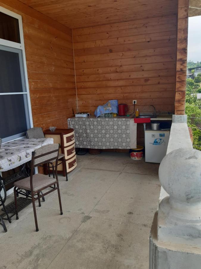 New Athos Guesthouse On Topchan 17 מראה חיצוני תמונה