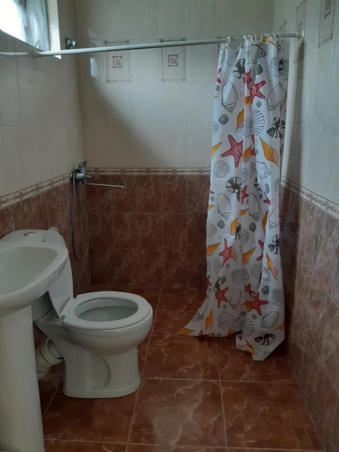 New Athos Guesthouse On Topchan 17 מראה חיצוני תמונה