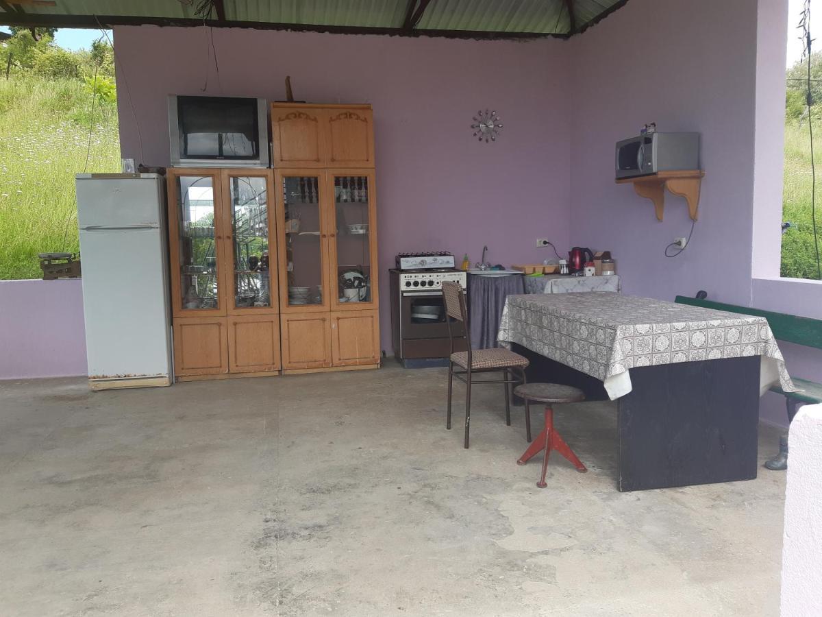 New Athos Guesthouse On Topchan 17 מראה חיצוני תמונה