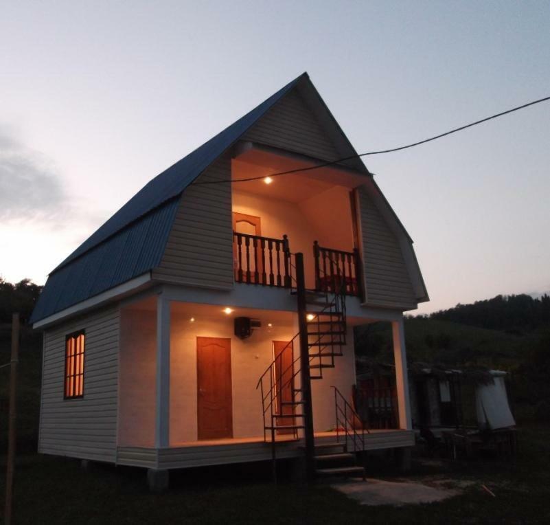 New Athos Guesthouse On Topchan 17 מראה חיצוני תמונה